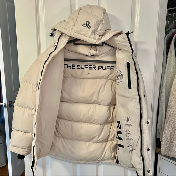 Aritzia Tna THE SUPER PUFF - cliMATTE - in Matte Pearl - Picture 3 of 15